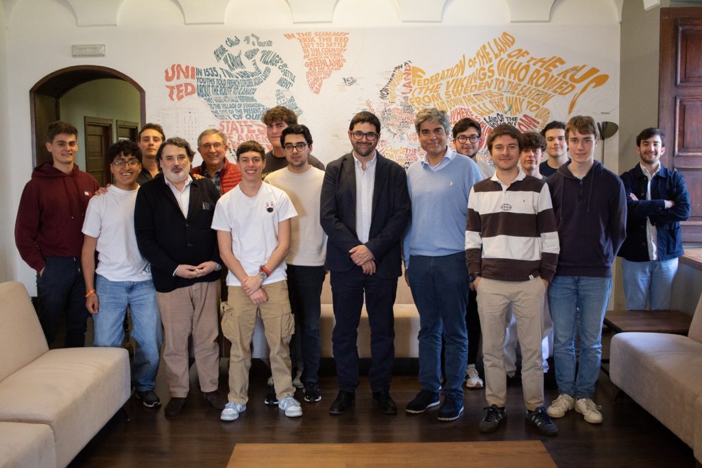 Redes, “burbujas informativas” y adicciones Residencia Universitaria en Santiago de Compostela y Colegio Mayor