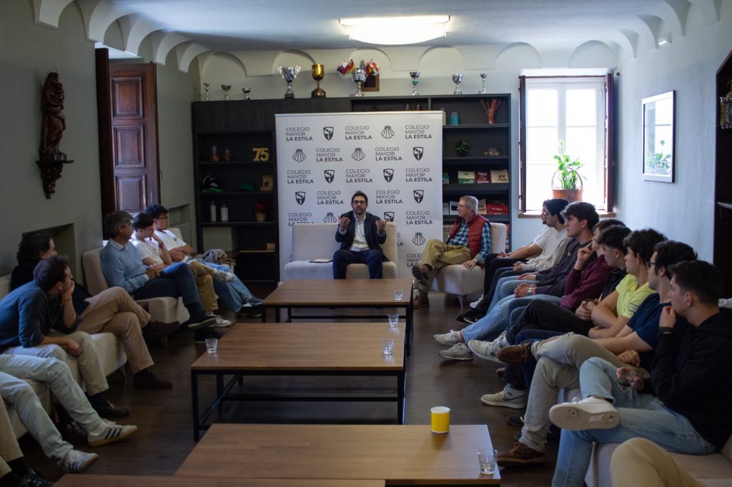 Redes, “burbujas informativas” y adicciones Residencia Universitaria en Santiago de Compostela y Colegio Mayor